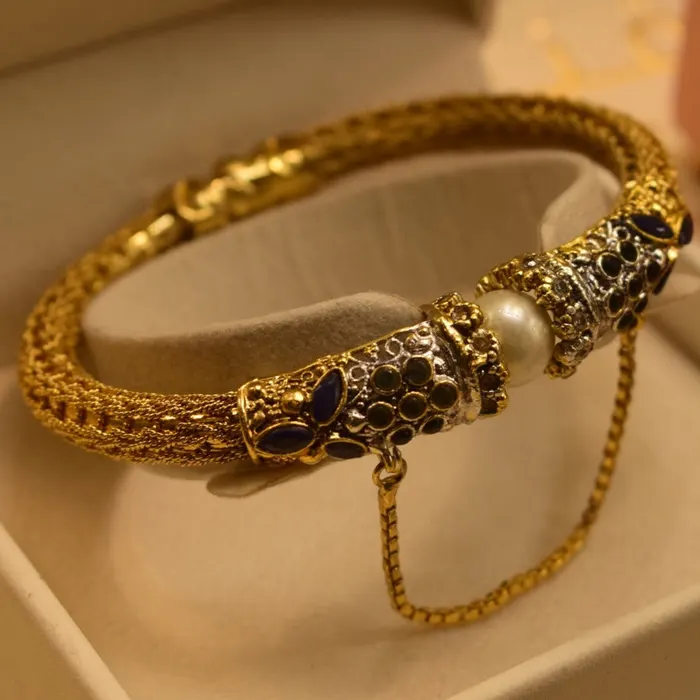 Elegant Design Black Stone Pearl Gold Plated Kara